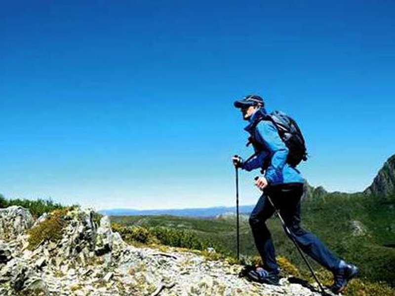 如何評估一個沖鋒衣生產廠家的口碑?